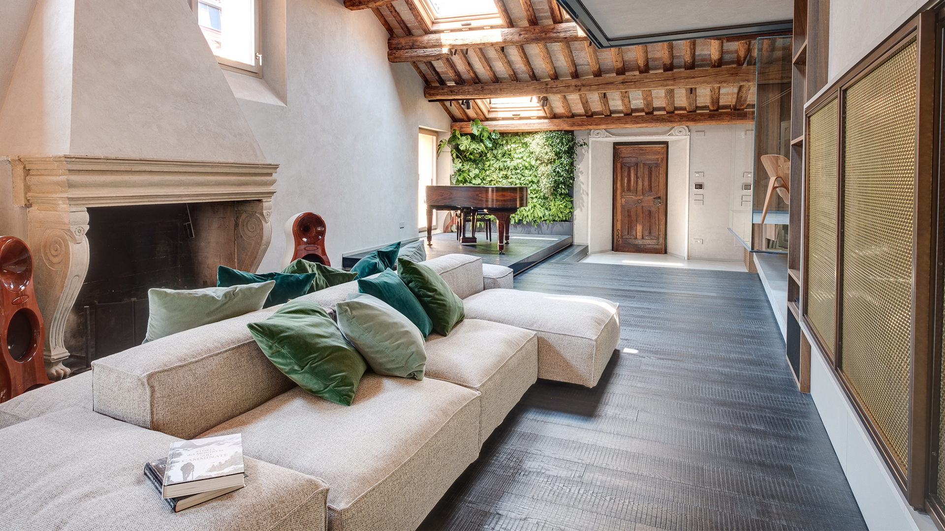 1-Livingroom-Tortato
